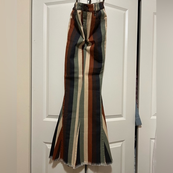 Berkeley Zip Up Bells. NWOT. - Picture 3 of 3